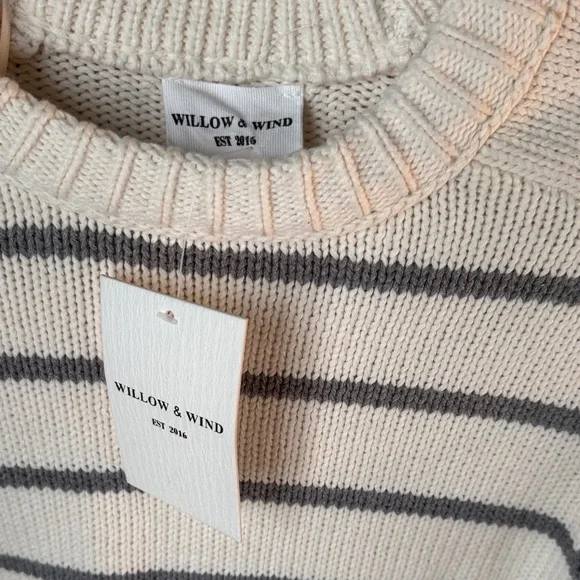 Elegant Striped Sweater in Cream and Gray - Picture 2 of 6